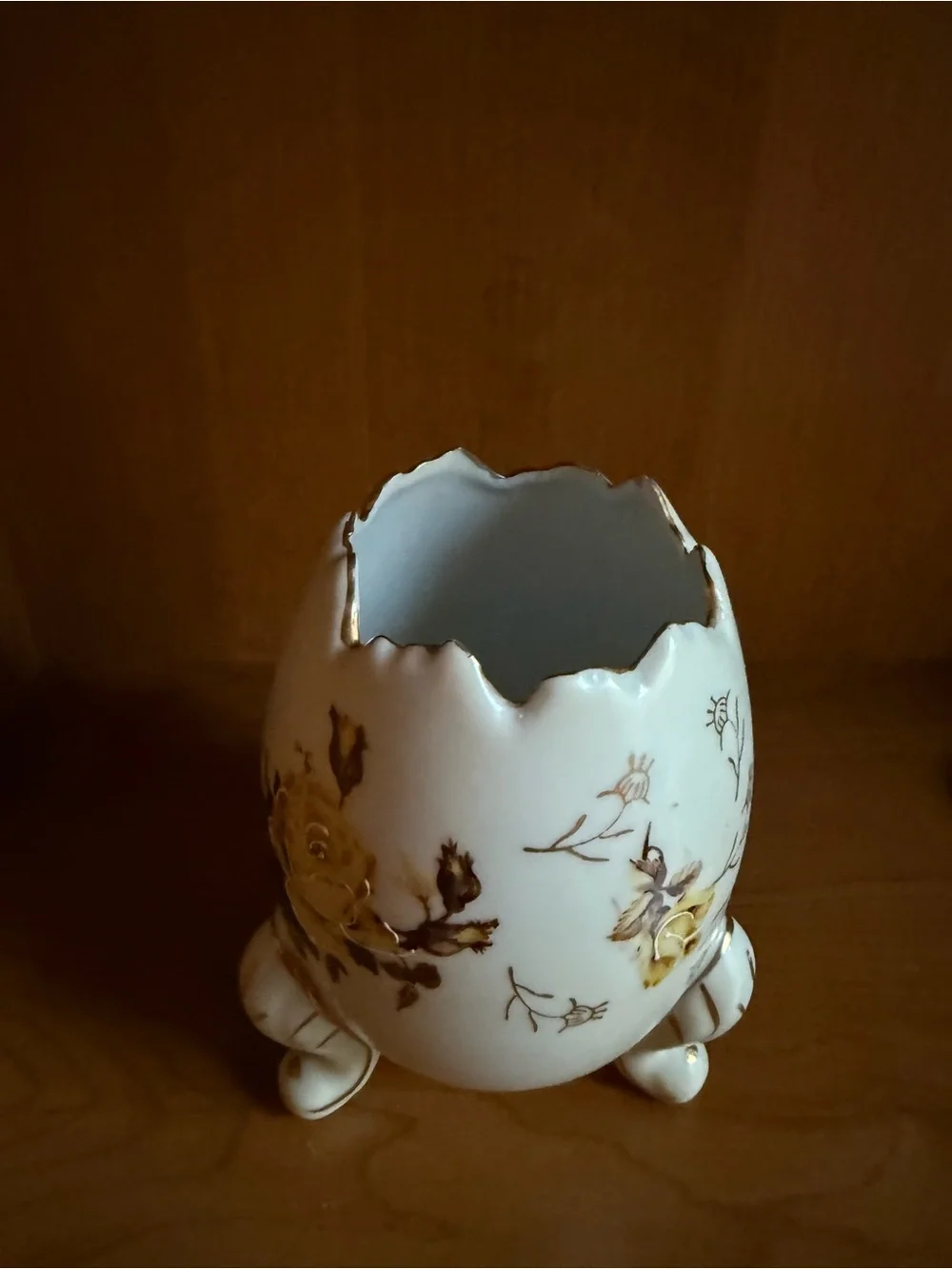 Vintage Napcoware Porcelain Vase with Gold Rose Motif, cracked egg shape